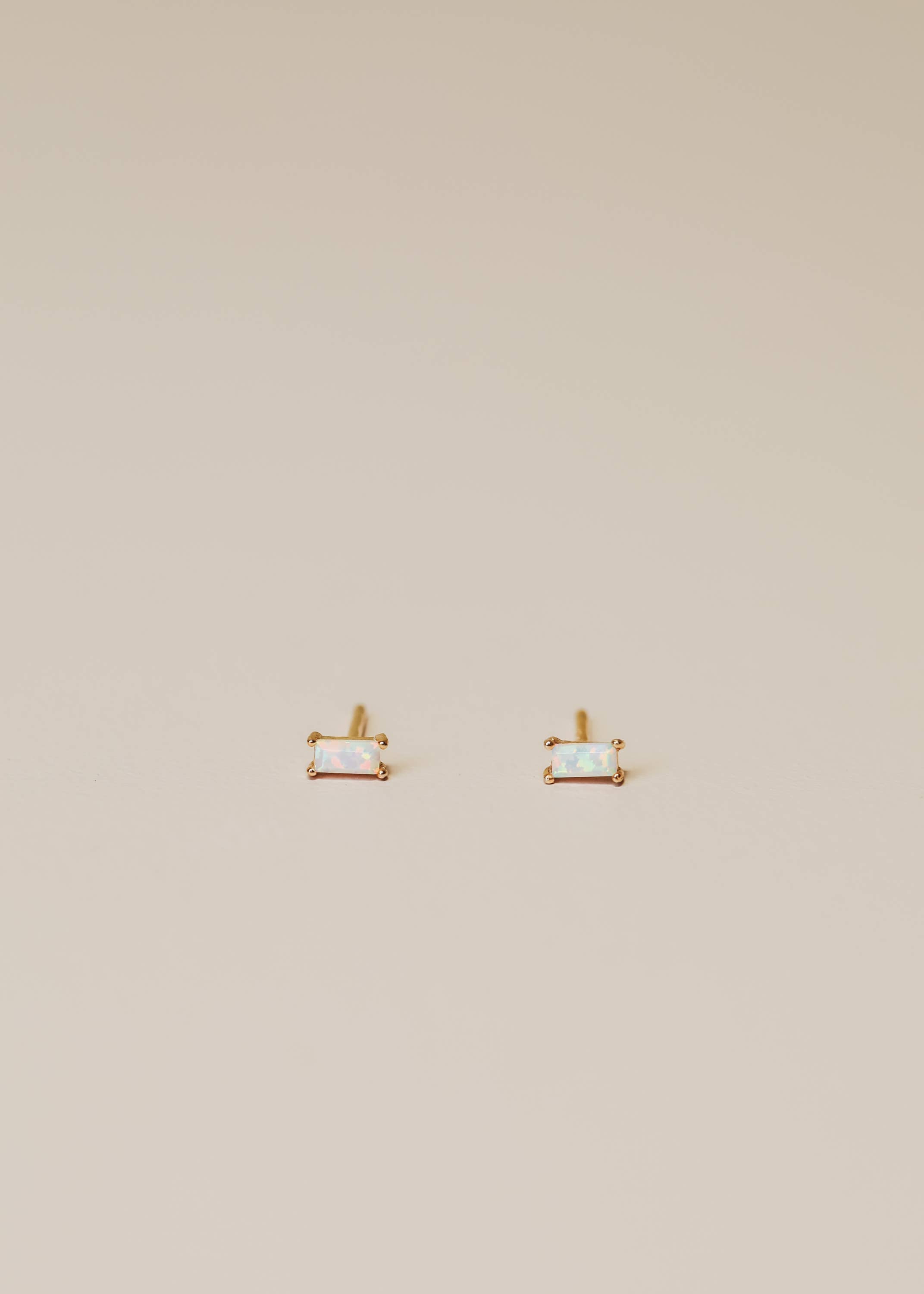 Baguette - White Opal - Earrings