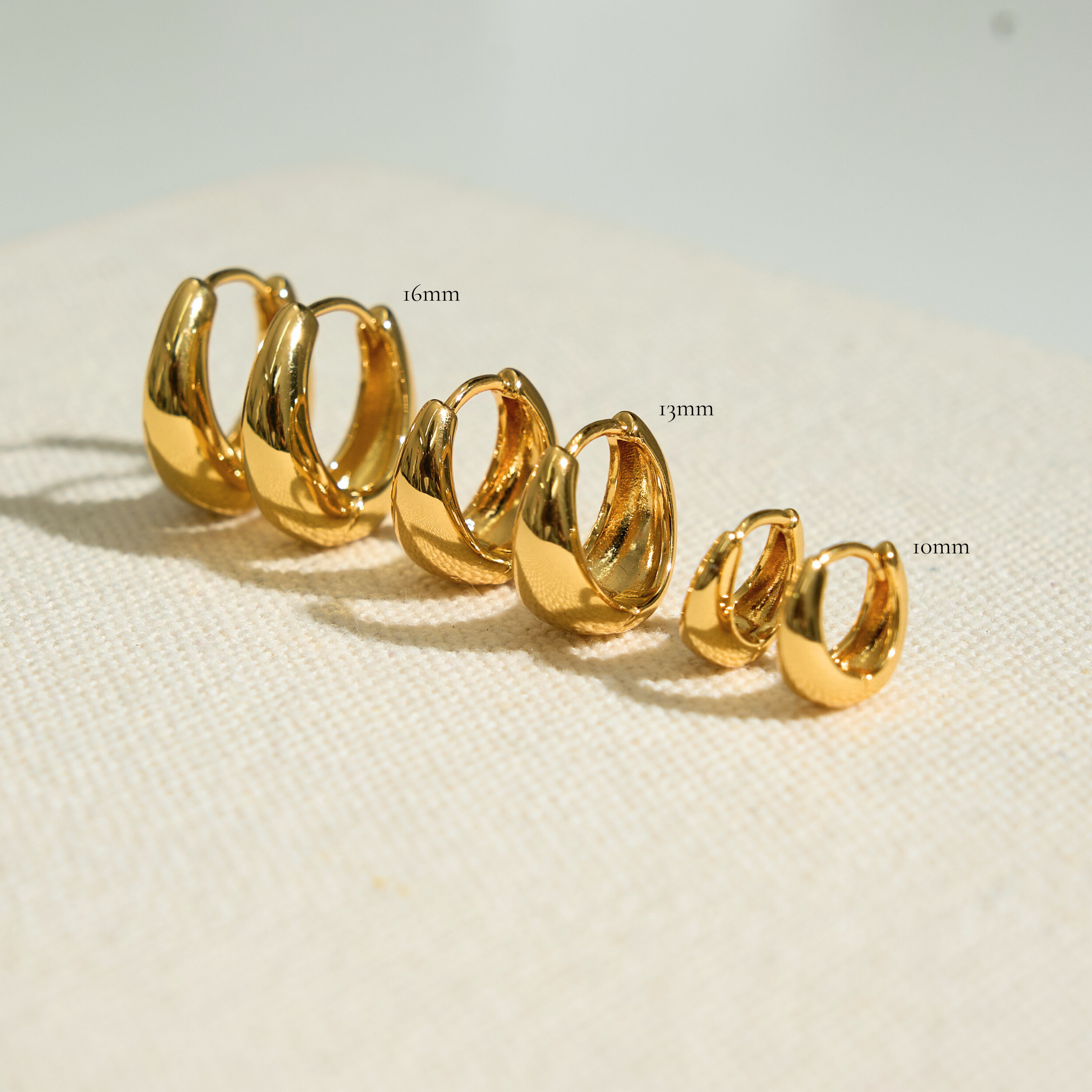 B. Grands 18K Gold 13mm Zenith Hoops