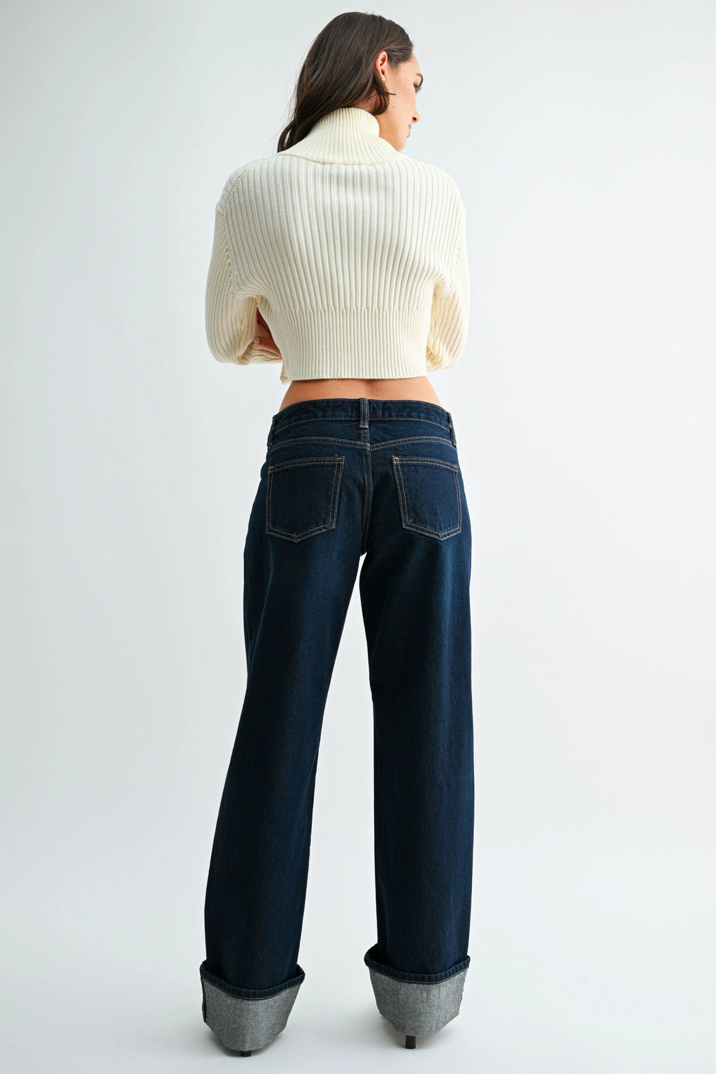 Dark cuffed Straight with waistband Detail
