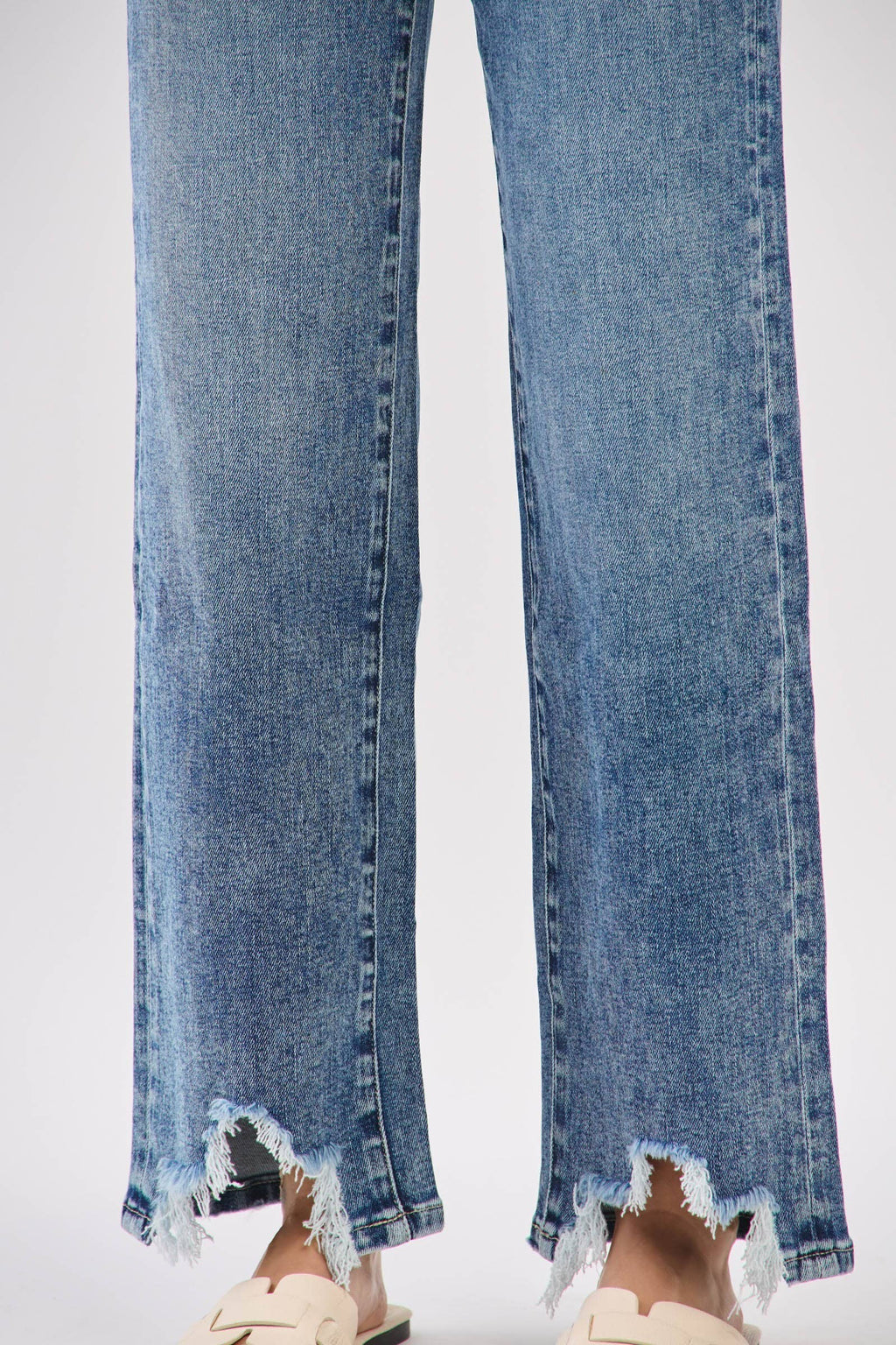 WIDE LEG W/ DESTROYED HEM