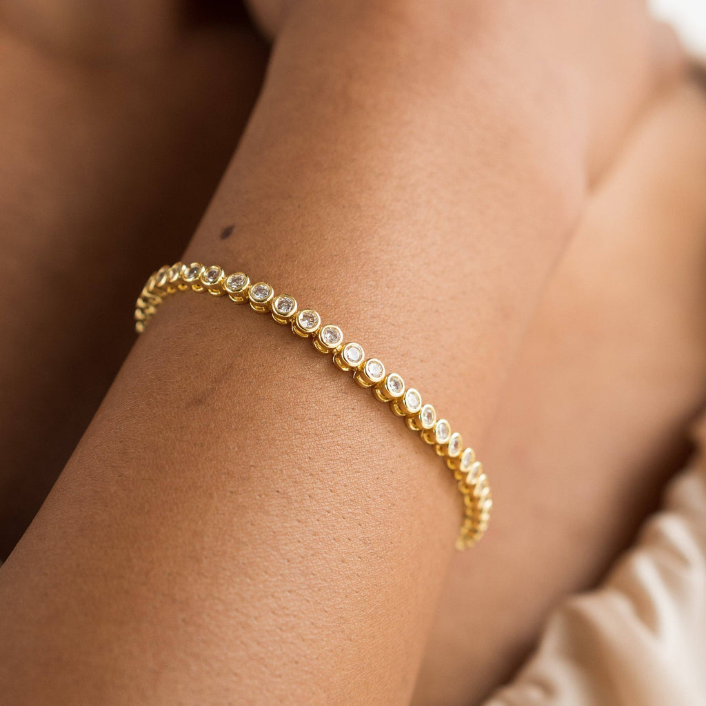 B. Grands 18K Gold Round Brilliant Tennis Bracelet